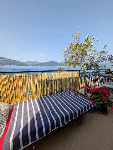 Apartment mit Panoramablick auf das Meer in der ersten Reihe in Krasici — photo 13